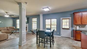 Rumah (5 Bedrooms) | Interior