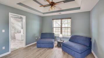 House (5 Bedrooms) | Interior