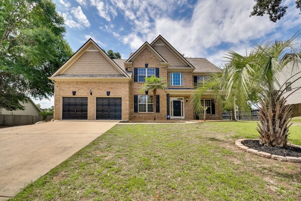 House (5 Bedrooms) | Exterior