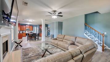 House (5 Bedrooms) | Interior