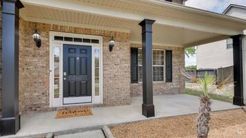 ุงูู
ูุดุฃุฉ ู
ู ุงูุฏุงุฎู