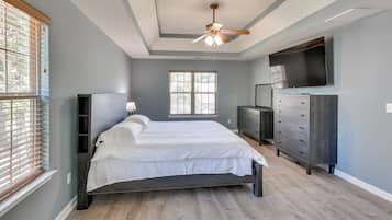 House (5 Bedrooms) | Interior