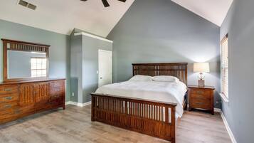 House (5 Bedrooms) | Interior