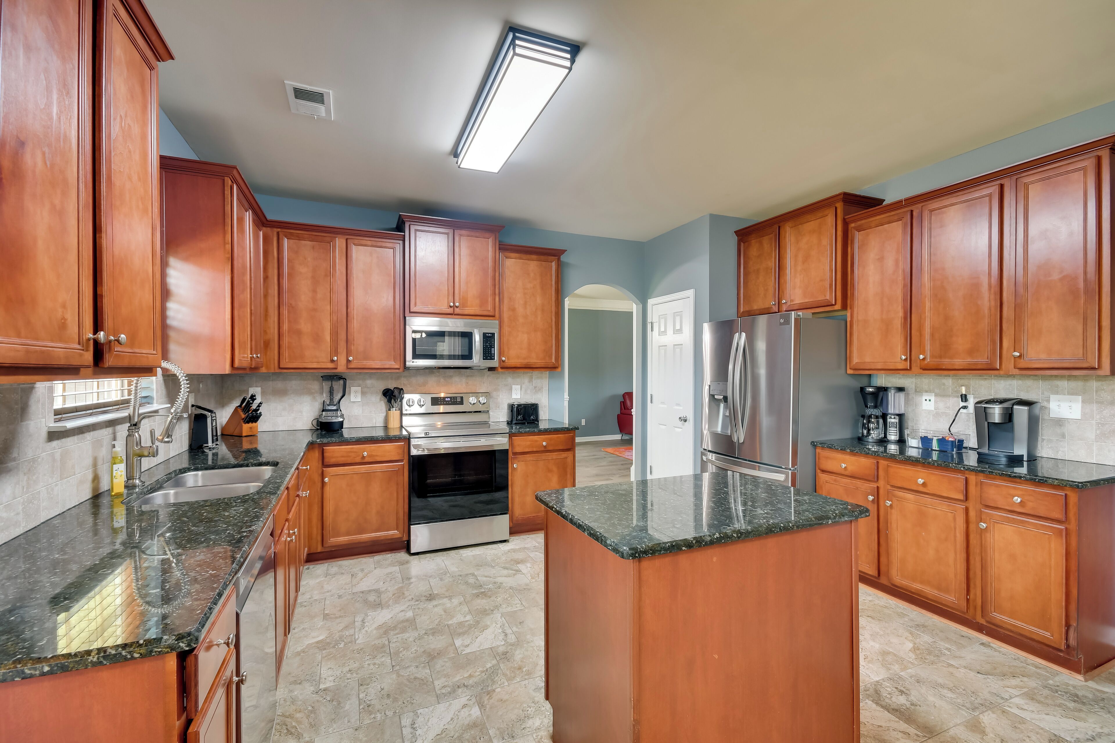 House (5 Bedrooms) | Interior