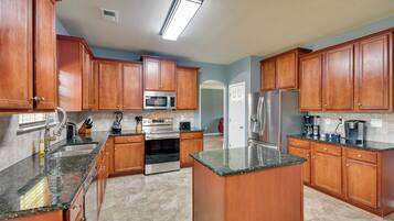 Rumah (5 Bedrooms) | Interior