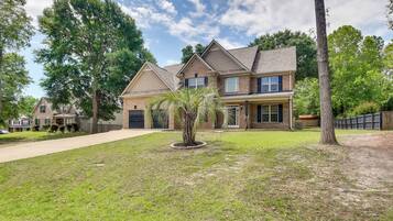 House (5 Bedrooms) | Interior