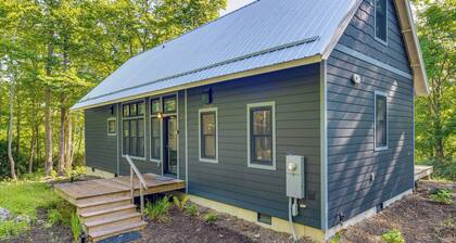 Pet-friendly Studio w/ Views in Spruce Pine!