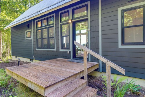 Pet-friendly Studio w/ Views in Spruce Pine!