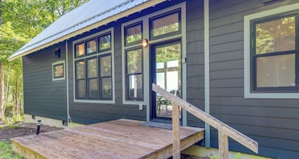 Pet-friendly Studio w/ Views in Spruce Pine!