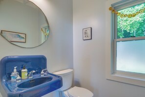 Interior - Fire Pit & Views: Pet-friendly Spruce Pine Studio (Spruce Pine)