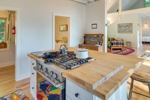 Interior - Fire Pit & Views: Pet-friendly Spruce Pine Studio (Spruce Pine)