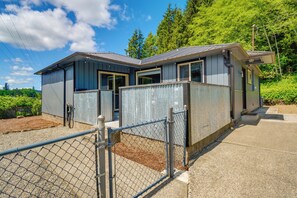 Interior - Olympic Peninsula Vacation Rental: 1 Mi to Water (Sekiu)