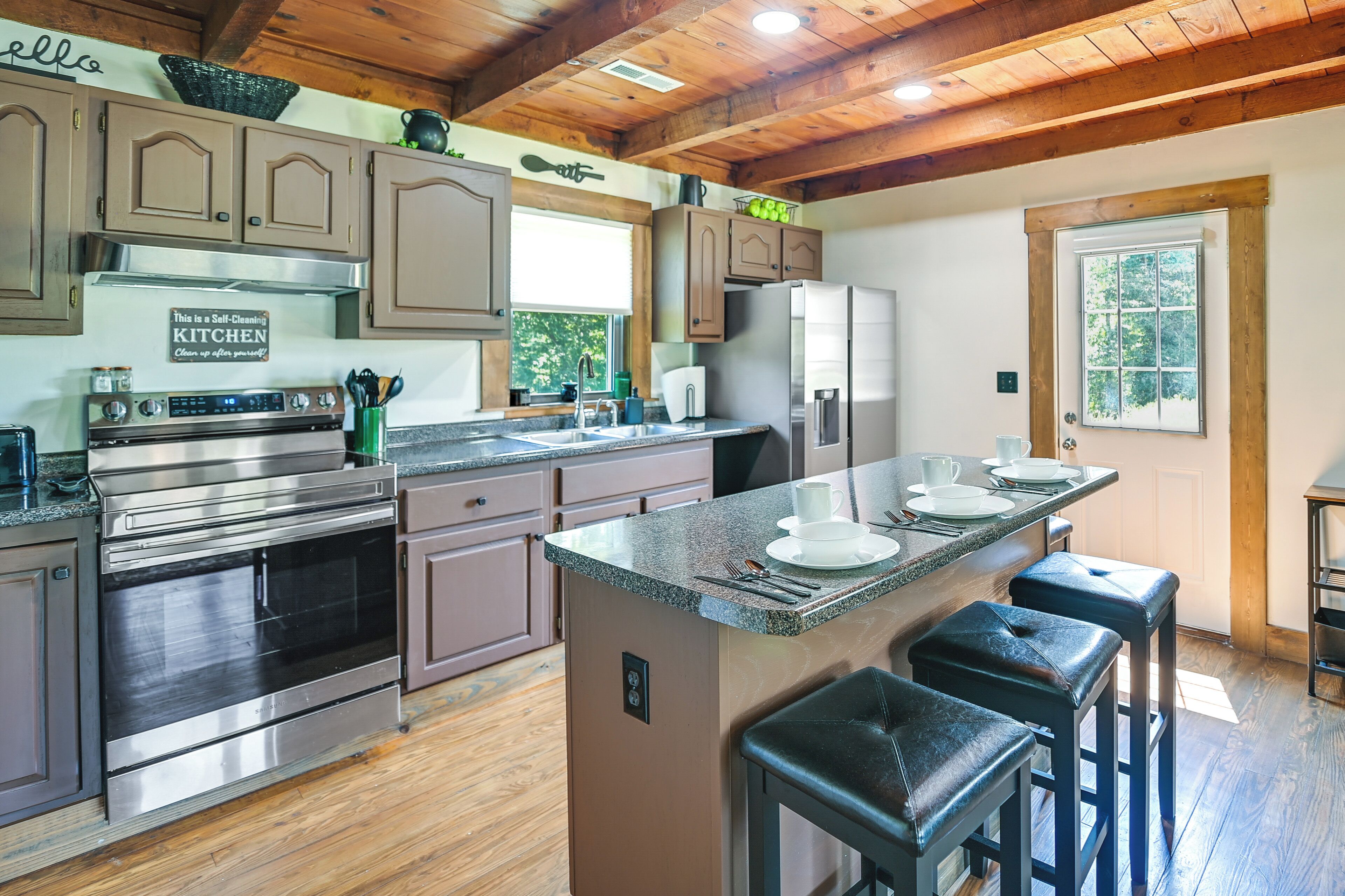 House (2 Bedrooms) | Interior