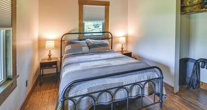 Creek, Trails & Falls! Rural Red River Gorge Cabin