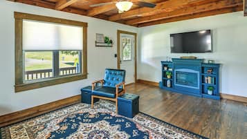 House (2 Bedrooms) | Interior