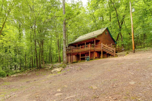 Interior - Rural Arkansas Vacation Rental w/ Wraparound Porch (Heber Springs)