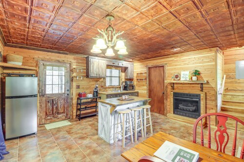 Rural Arkansas Vacation Rental w/ Wraparound Porch