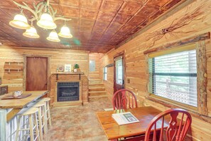 Interior - Rural Arkansas Vacation Rental w/ Wraparound Porch (Heber Springs)