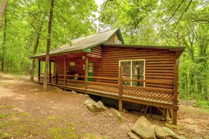 Interior - Rural Arkansas Vacation Rental w/ Wraparound Porch (Heber Springs)