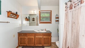 House (2 Bedrooms) | Interior - Lakefront Phelps Cabin w/ Boat Dock & Water Toys! (Phelps)