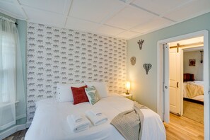 2 bedrooms, laptop workspace, iron/ironing board, free cots/infant beds - Downtown Pittsfield Vacation Rental Near Hiking! (Pittsfield)