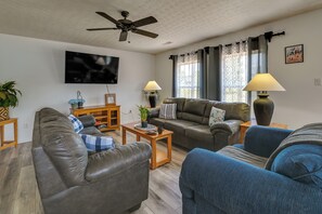 House (2 Bedrooms) | Interior