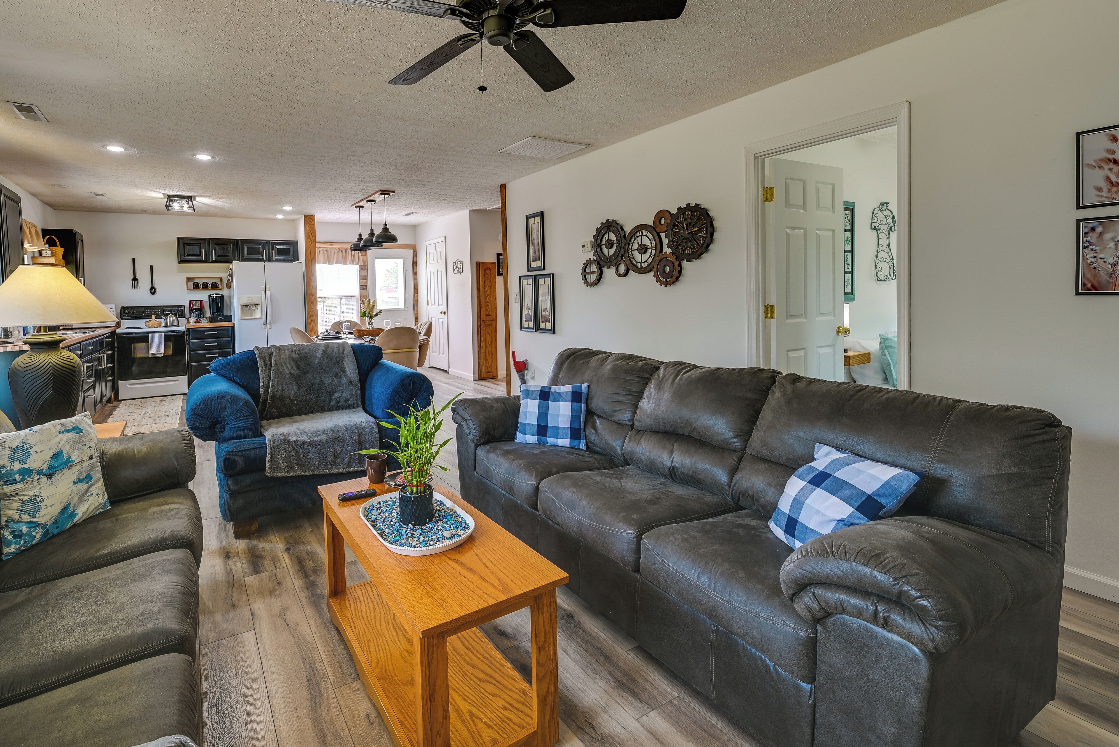 House (2 Bedrooms) | Interior