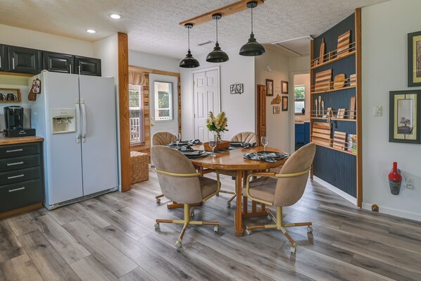 House (2 Bedrooms) | Interior