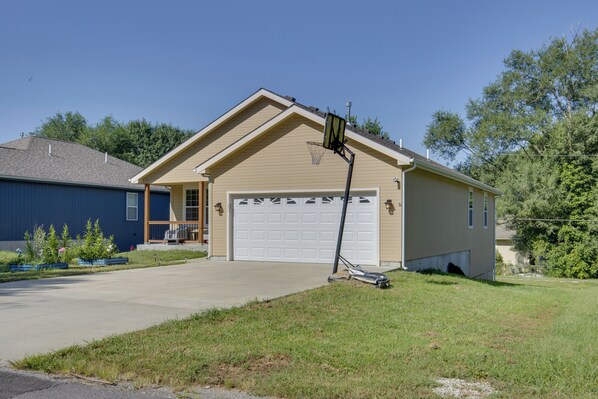 House (3 Bedrooms) | Interior - Family-friendly Lansing Home With Covered Balcony! (Lansing)