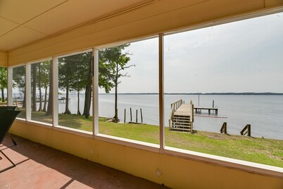 Riverfront Edenton Condo w/ Porch & Water Views!