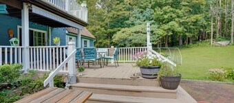 Pittsfield Home w/ Deck - 12 Mi to Jiminy Peak!