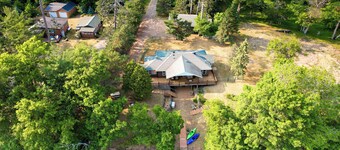 Lakefront Wisconsin Home - Deck, Fire Pit & Kayaks