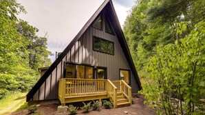 Unclassified image, 4 of 29, button - Modern A-frame Vacation Rental w/ In-deck Hot Tub (Vilas)