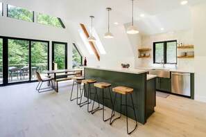 電子レンジ、オーブン、コンロ、食器洗い機