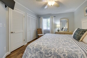 Apartment (1 Bedroom) | 1 bedroom, laptop workspace, iron/ironing board, bed sheets - Serene Myrtle Beach Condo w/ Resort Amenities! (Myrtle Beach)