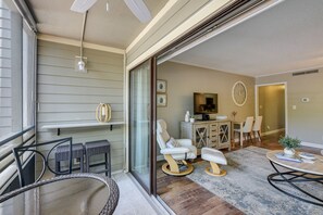 Interior - Serene Myrtle Beach Condo w/ Resort Amenities! (Myrtle Beach)