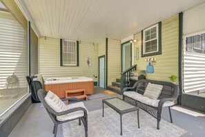 House (2 Bedrooms) | Interior - 'magnolia House' 1 Mi to Historic Georgetown (Georgetown)