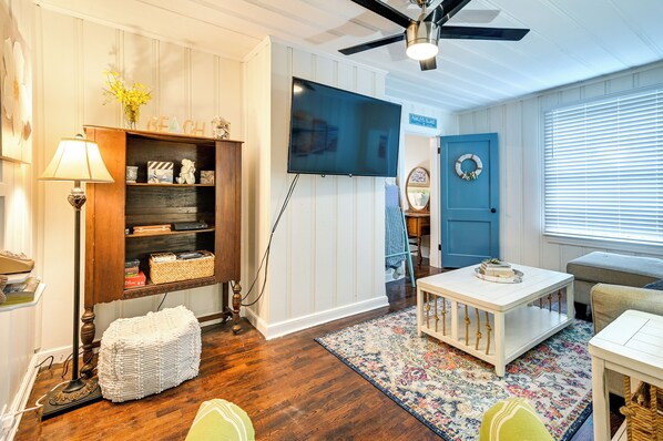 House (2 Bedrooms) | Interior