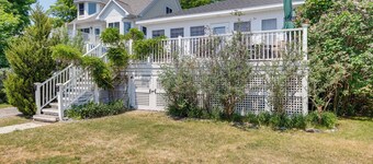 Cozy Michigan Retreat w/ Deck & Gas Grill!