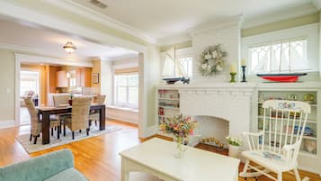 House (2 Bedrooms) | Interior