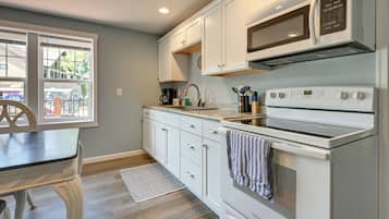 Cottage (2 Bedrooms) | Interior