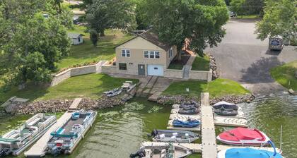 Chippewa Falls Retreat on Lake Wissota w/ 2 Decks!
