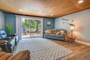 Cottage (2 Bedrooms) | Front of property