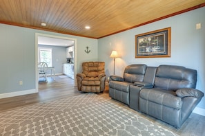 Cottage (2 Bedrooms) | Interior - Chippewa Falls Retreat on Lake Wissota w/ 2 Decks! (Chippewa Falls)