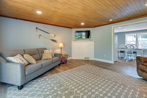 Cottage (2 Bedrooms) | Interior