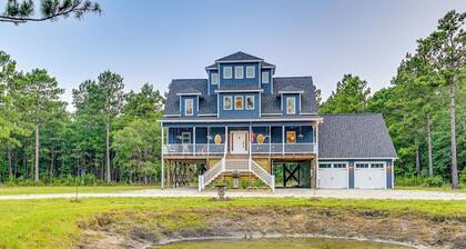 Expansive Georgetown Home w/ Decks & Fire Pit!