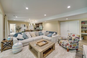 House (5 Bedrooms) | Interior