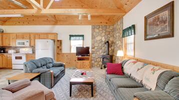 House (2 Bedrooms) | Interior