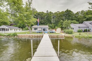 Cottage (2 Bedrooms) | Front of property - Charming Battle Creek Cottage w/ Dock! (Battle Creek)
