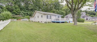 Charming Battle Creek Cottage w/ Dock!
